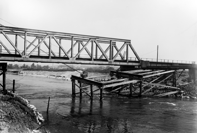 Schleuse Forchheim - Eisenbahnbrücke